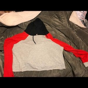 RED AND BLACK CROP TOP SWEATER